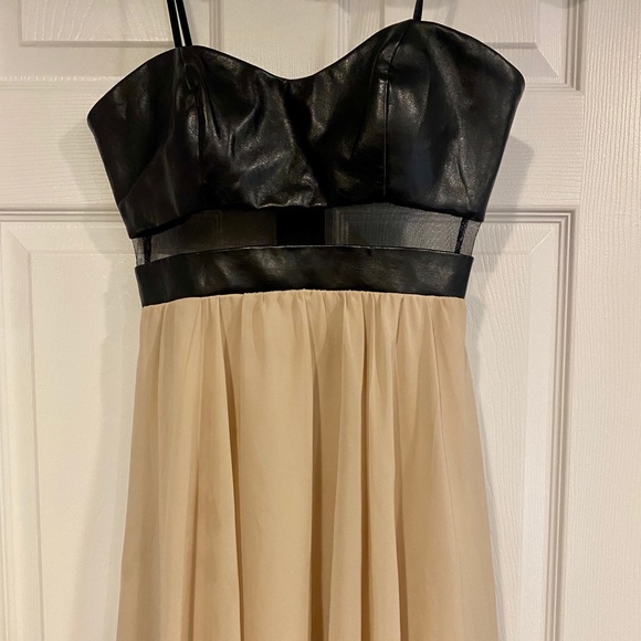 Dress - Picture 2 of 9